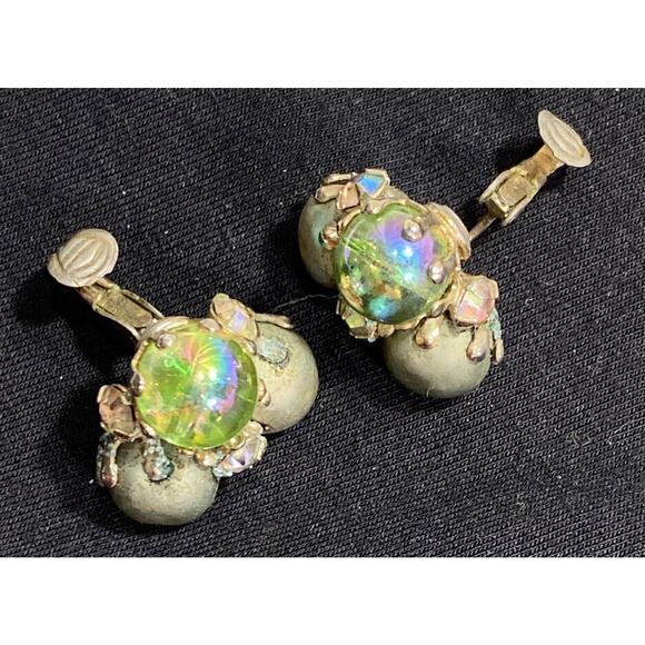 Vintage Iridescent green lucite Glass bead Clip Earrings Rhinestone - Picture 7 of 7